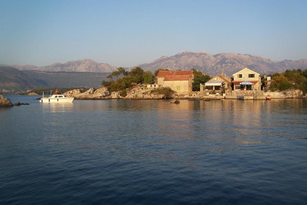 Apartments Kovinic Tivat Kamer foto